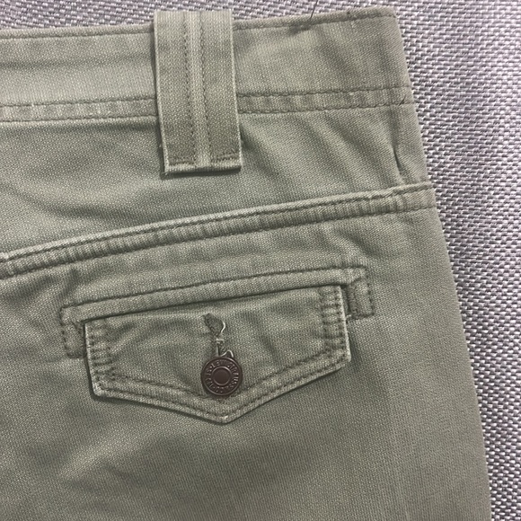 Vintage Levi’s Fatigue Boot Cut women jeans. Army green. - Picture 10 of 10